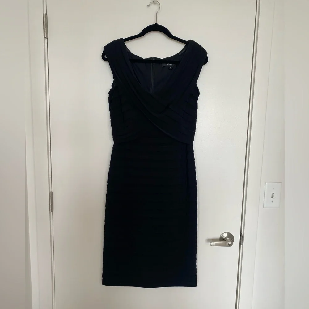 Tadashi Shoji Black Pleated Tiered Cap Sleeve Cocktail Dress - Size M